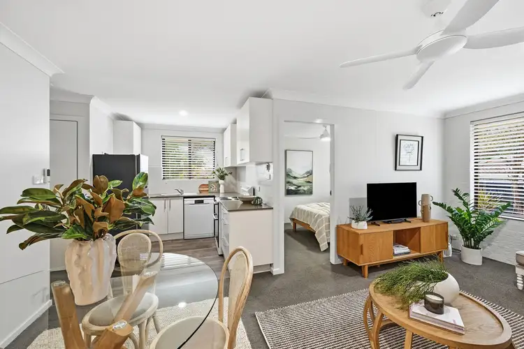 1/4 Mayworth Avenue