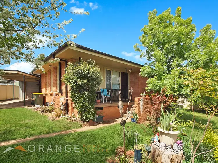 82 Adina Crescent