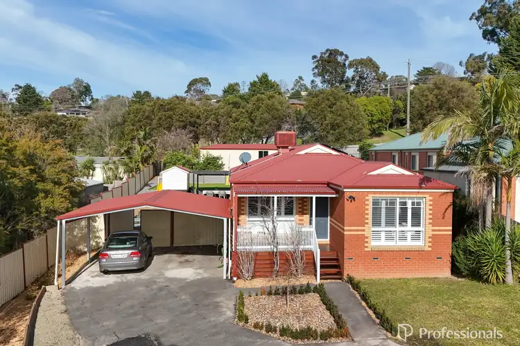4 Mary Close