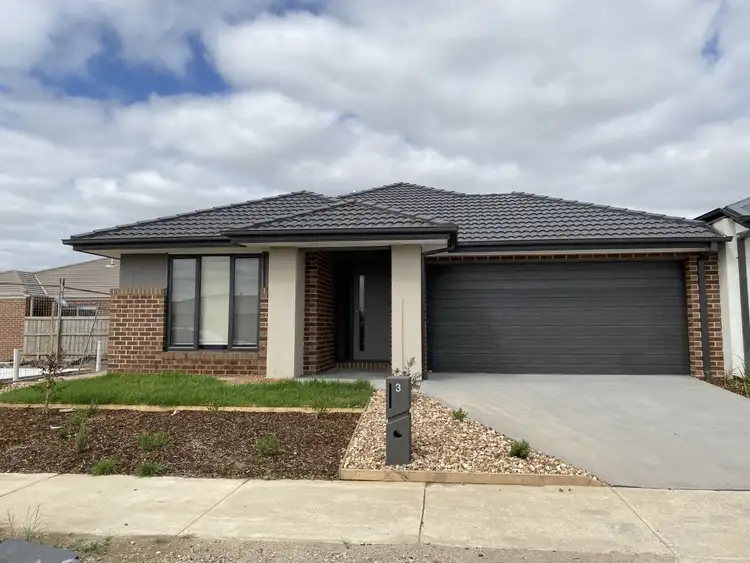 3 Strathmore Way