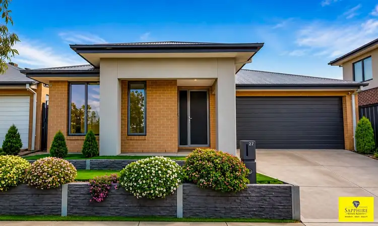 27 Akashi Crescent