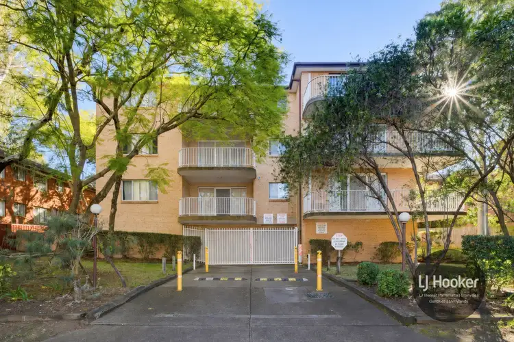 15/37-39 Memorial Avenue