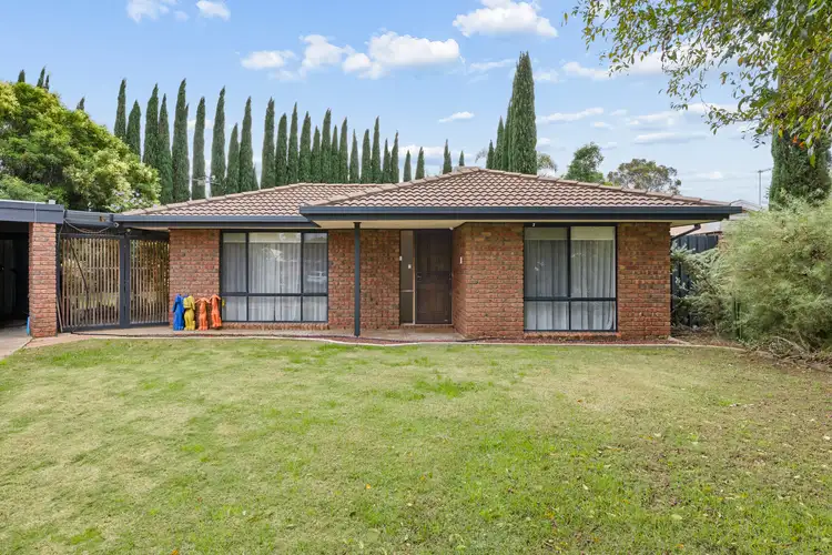 25 Batey Crescent