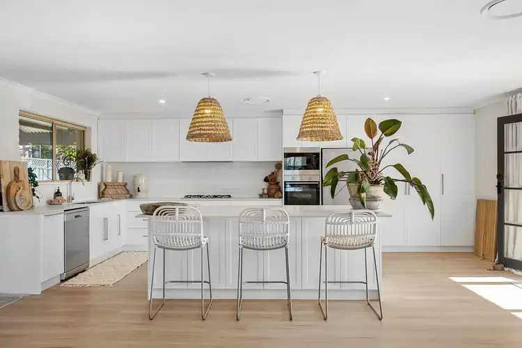 9 Belowra Close