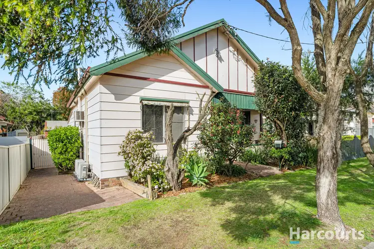 5 Roslyn Avenue