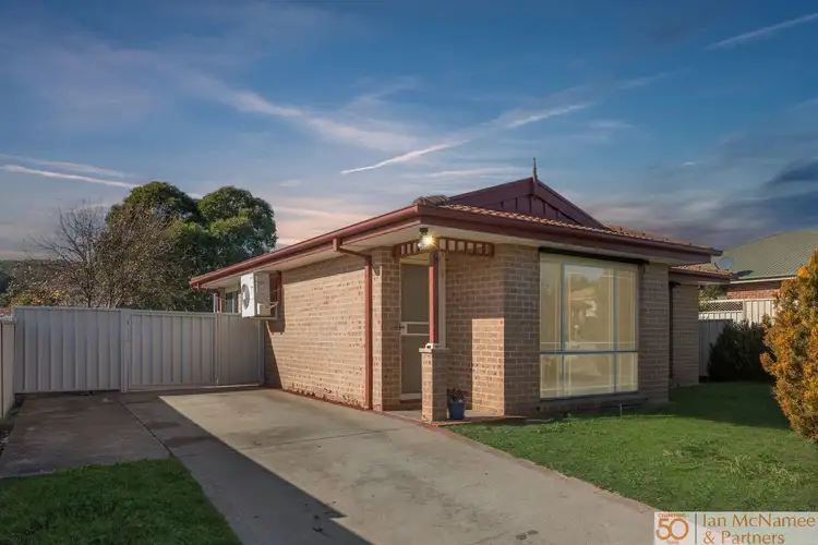 12 Thomas Royal Gardens, Queanbeyan NSW 2620