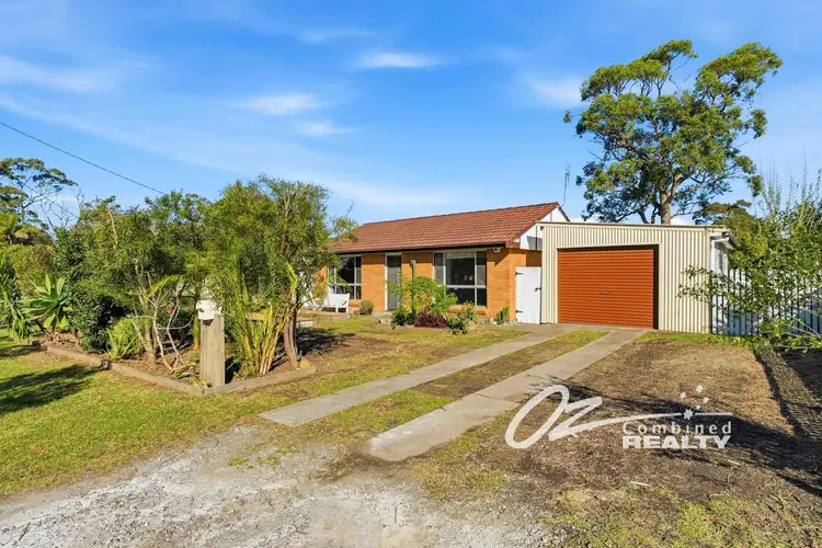96 Waratah Crescent