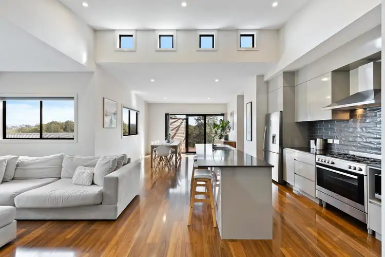 86 Litchfield Crescent