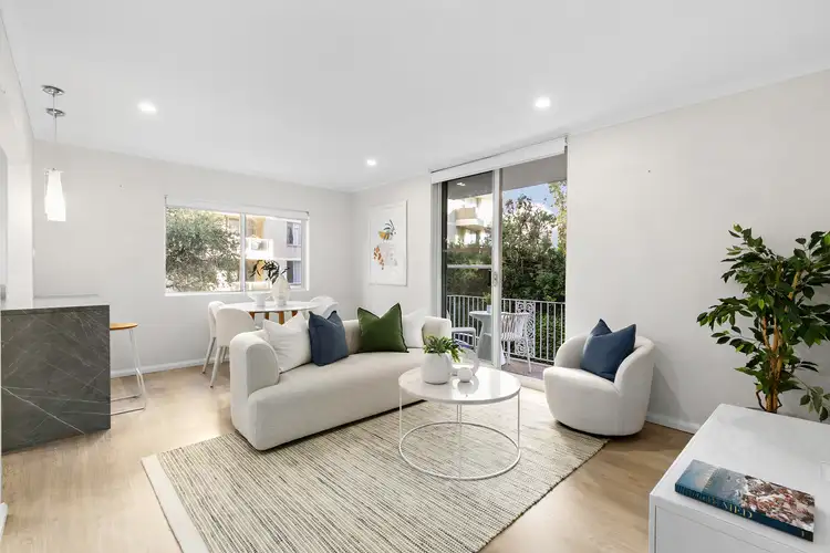 2/16 Kembla Street