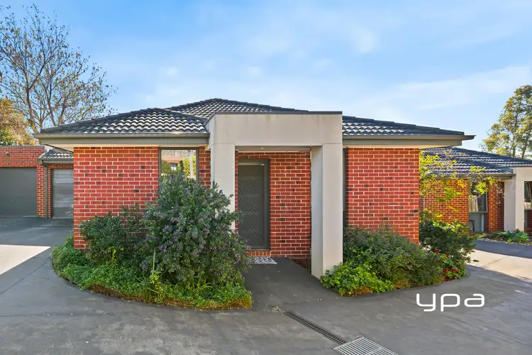 2/3 Henty Court