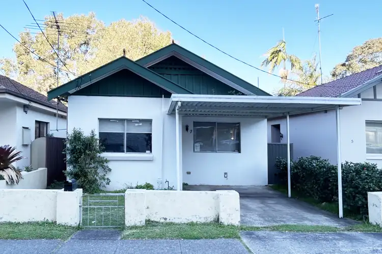 7 Magill Street