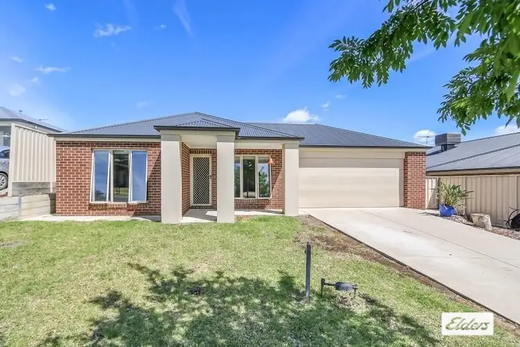 12 Throssell Crescent