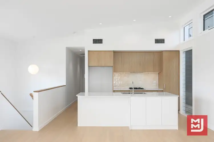30B Lawrence Hargrave Drive