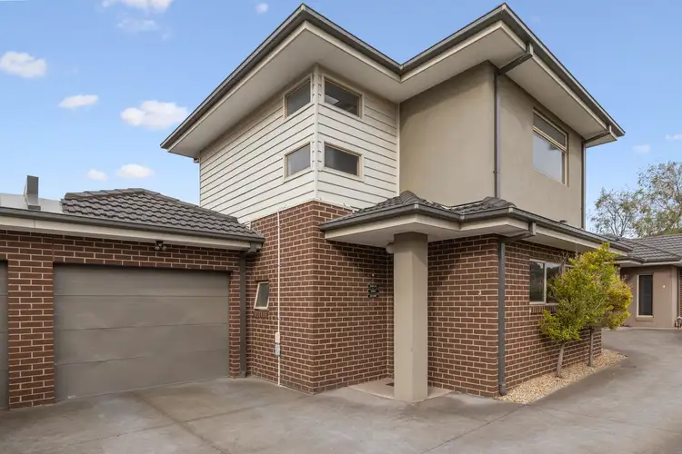 3/23 Rockbank Road