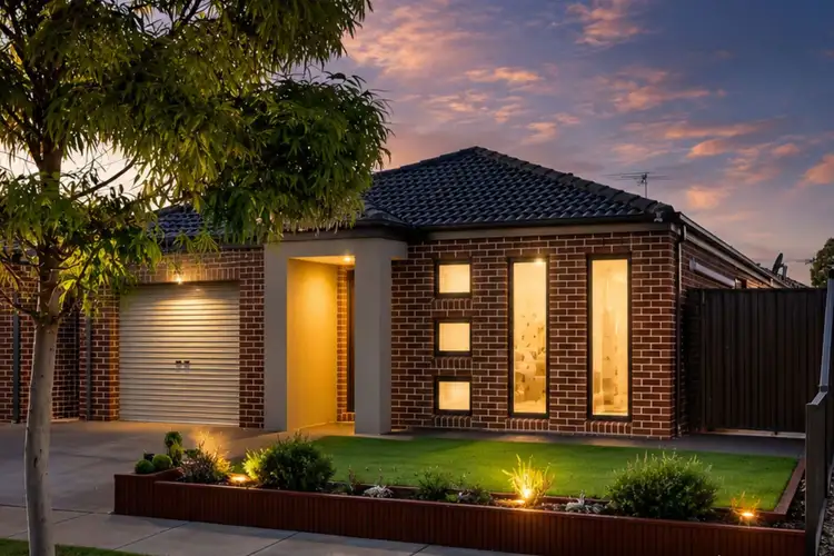 19 Billabong Crescent