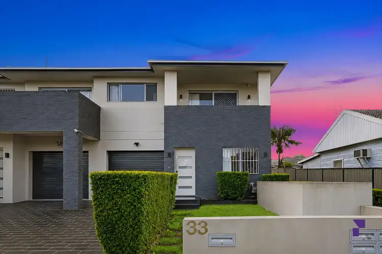 2/33 Scott Street