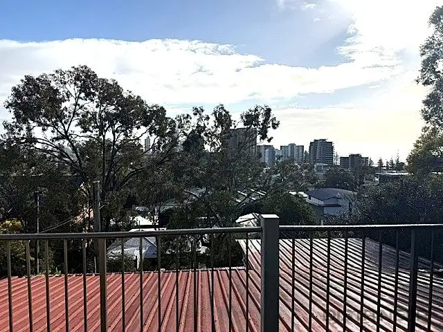 2/10 East Street