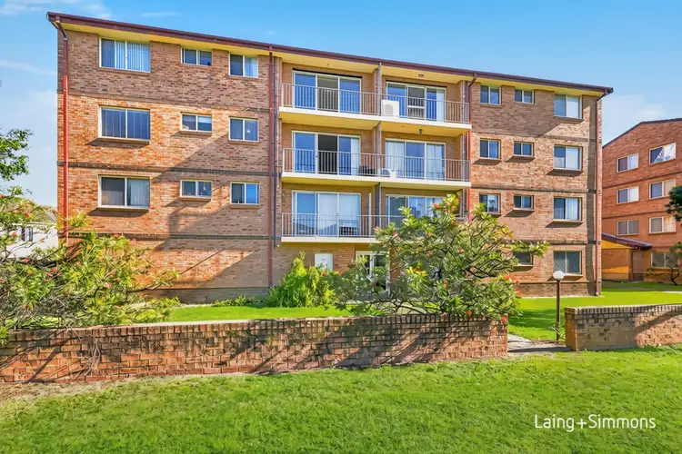 8/41 Morehead Avenue