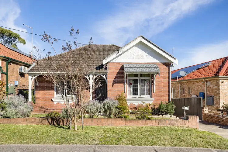 28 Canterton Street