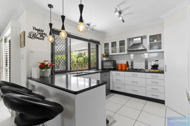 10 Wallaman Close, Waterford QLD 4133
