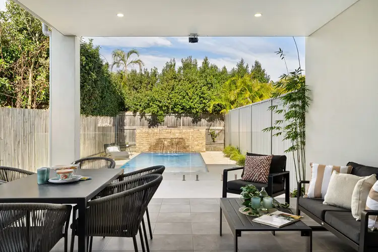 153a Bay Street