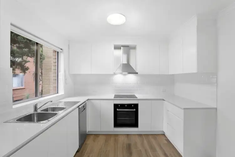 2/68 Sloane Street