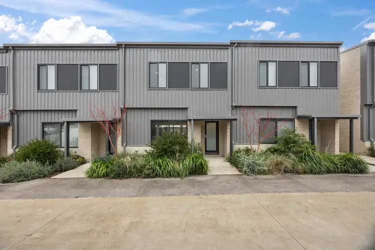 49/67 Negus Crescent