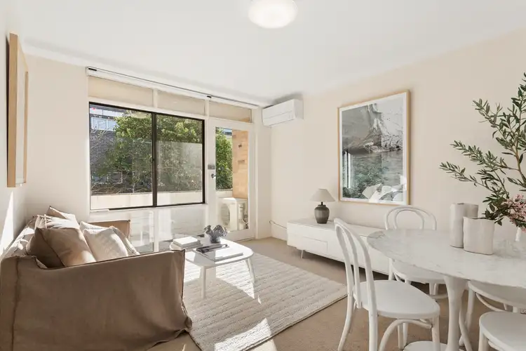 15/10 Francis Street