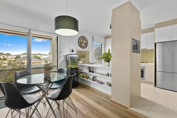 6/25 Lats Avenue