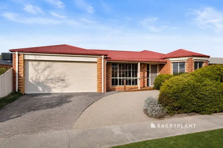 4 Peveril Court