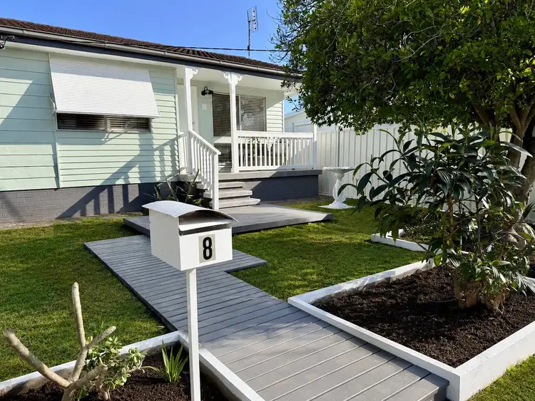8 Delia Avenue