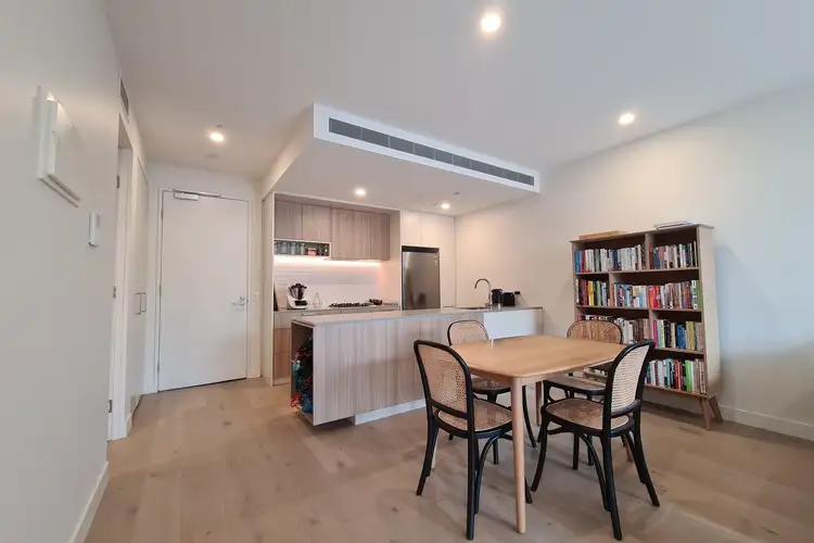 403/9 Village Avenue