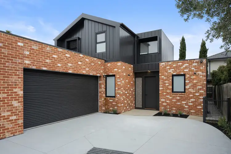2/32 Pine Street