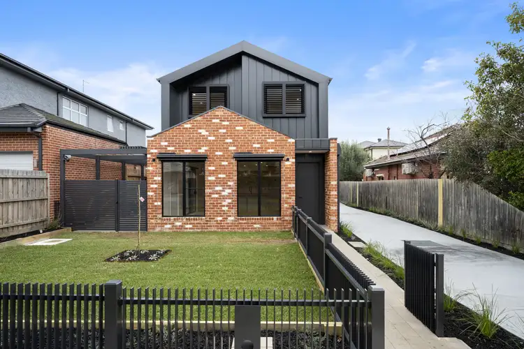 1/32 Pine Street