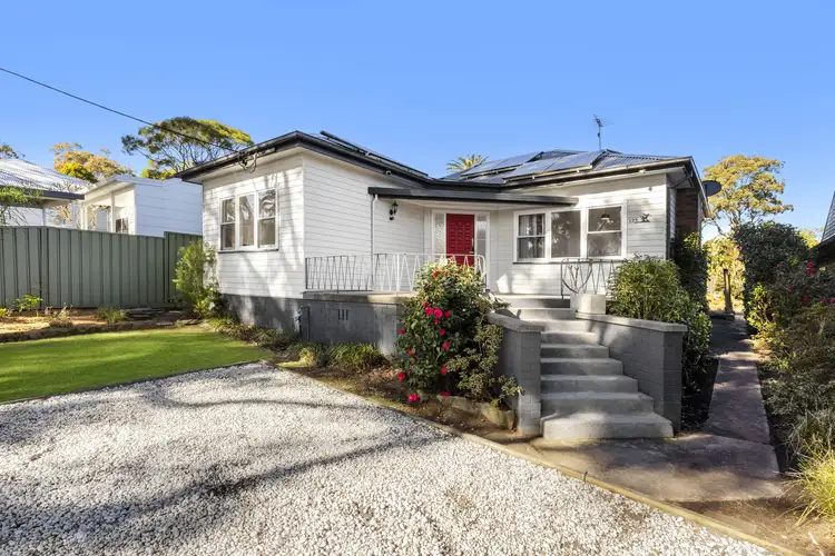 126 Waratah Street