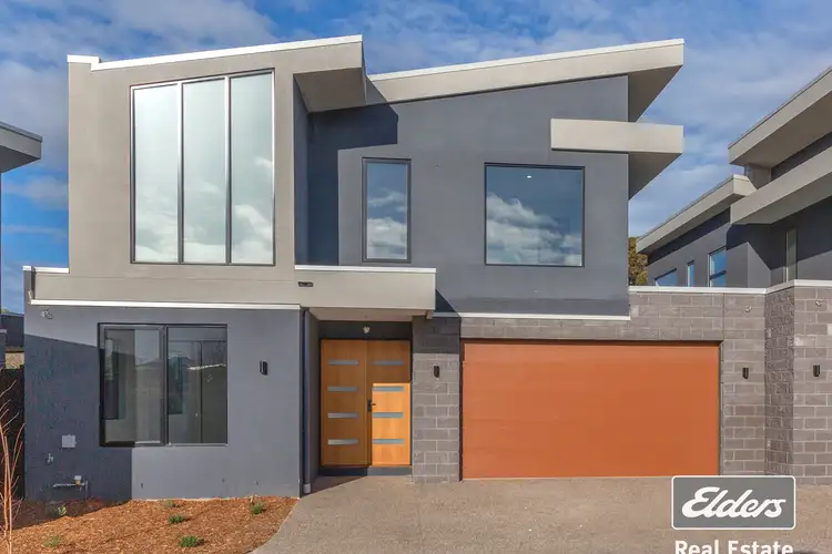 2/36 Socrates Way