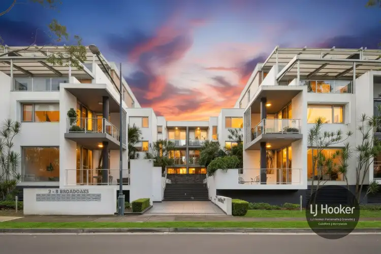 13/2-8 Broadoaks Street
