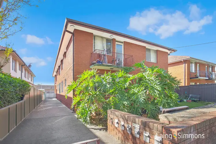 1/14 Oswald Street