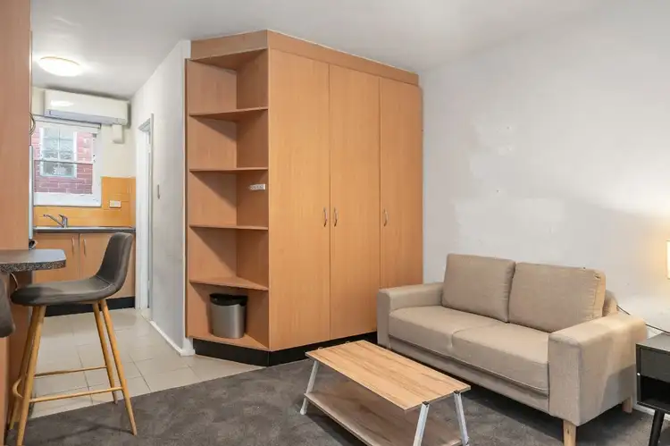 2/27 Waterloo Crescent