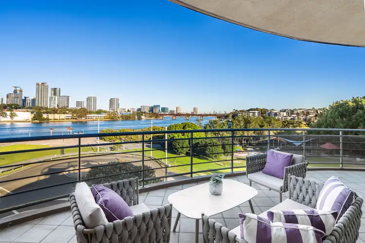 1126/100 Belmore Street