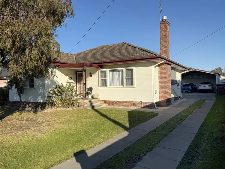 6 Churchill Street
