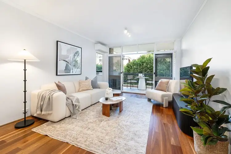 4/299 Burns Bay Road