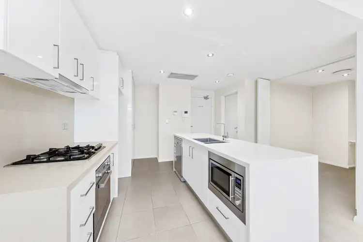 196/38 Shoreline Drive