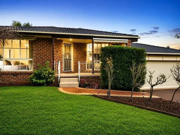 18 Manifold Court