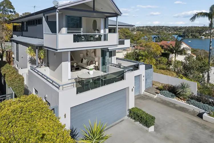 86 Tara Street