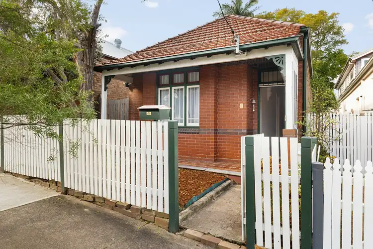 33 Ainsworth Street