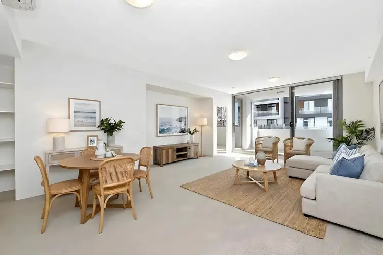 302/51 Chandos Street