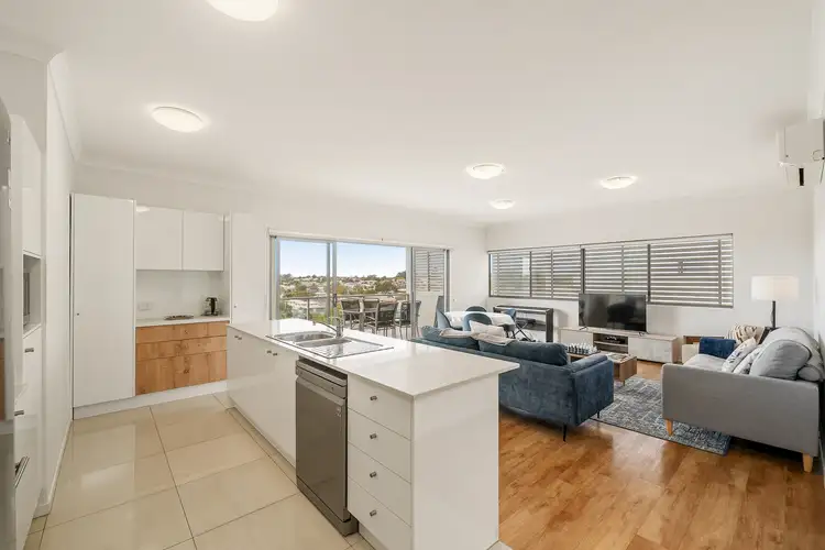 2804/19 Playfield Street