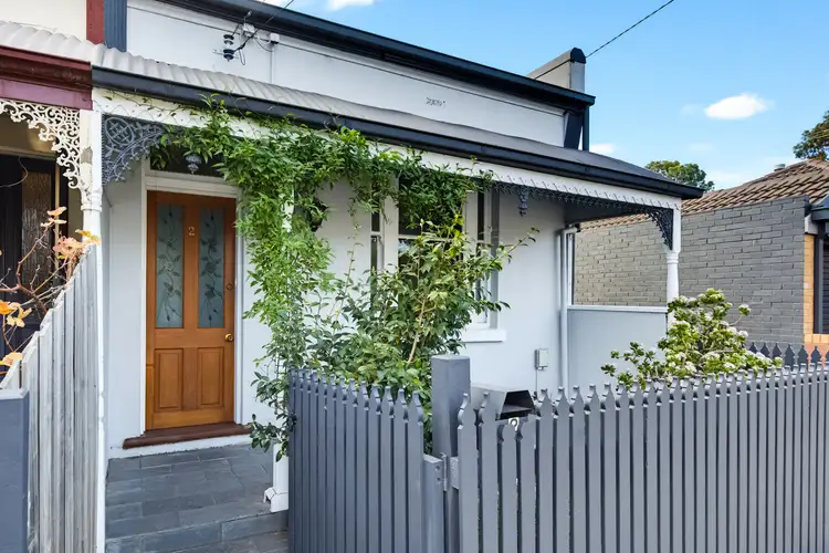 2 Munro Street
