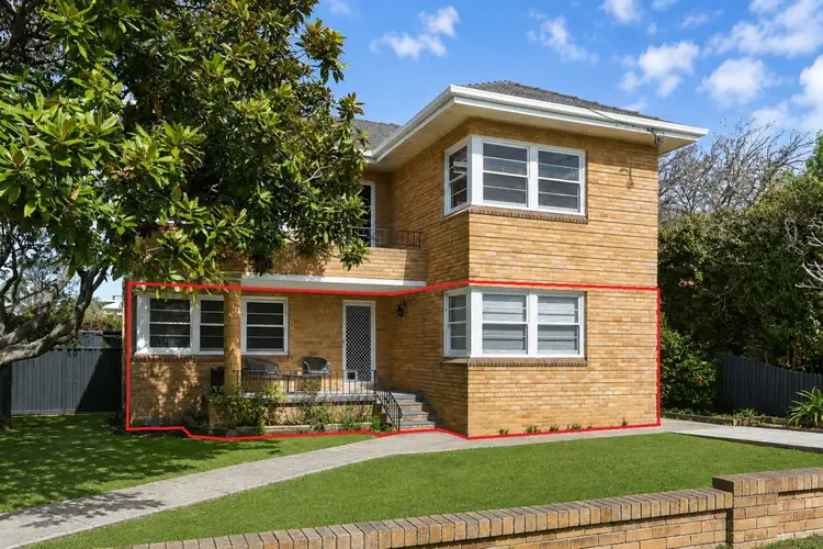 1/8 Thomas Street